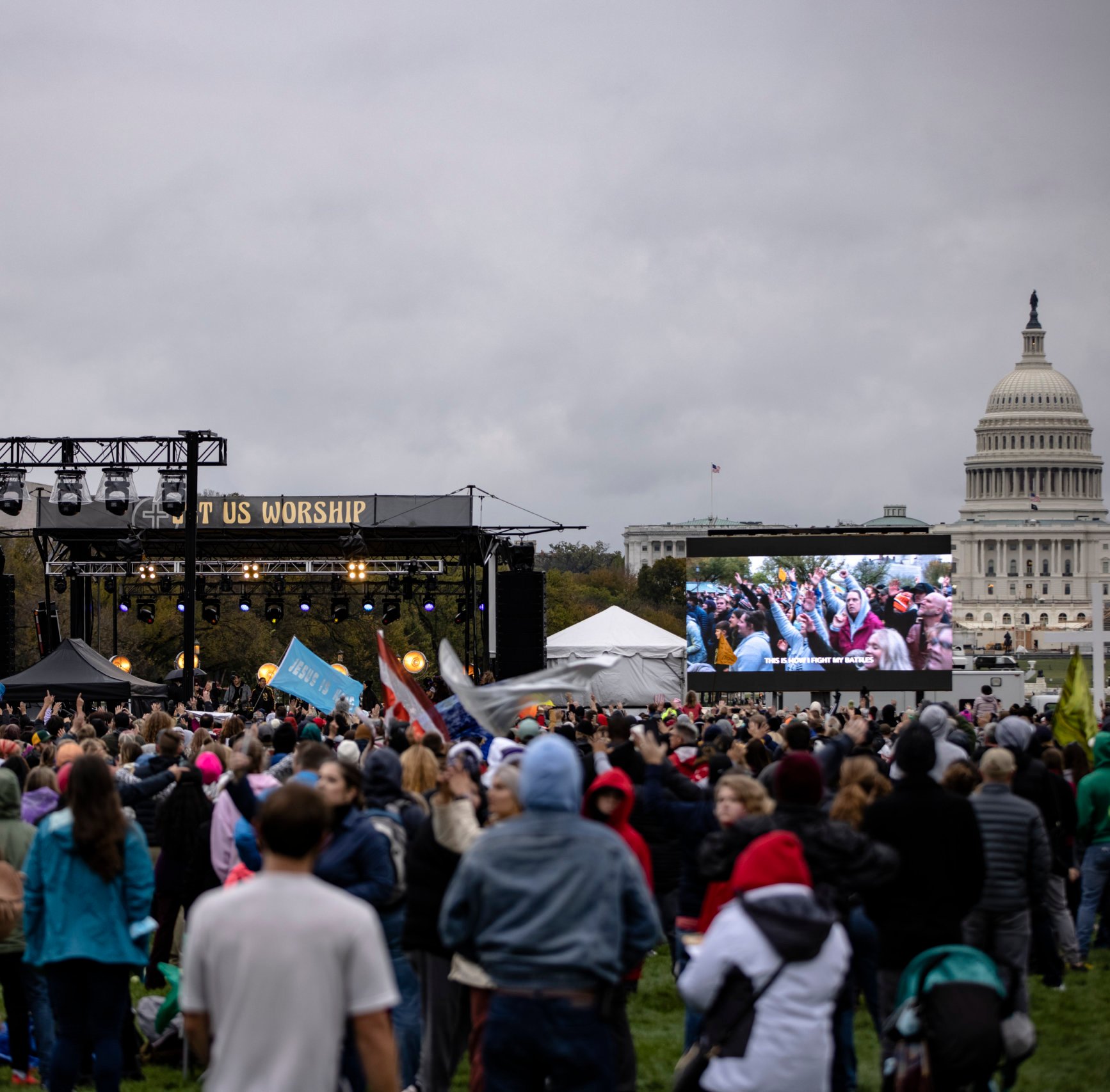 THOUSANDS COME TOGETHER TO WORSHIP IN DC - Intercessors for America